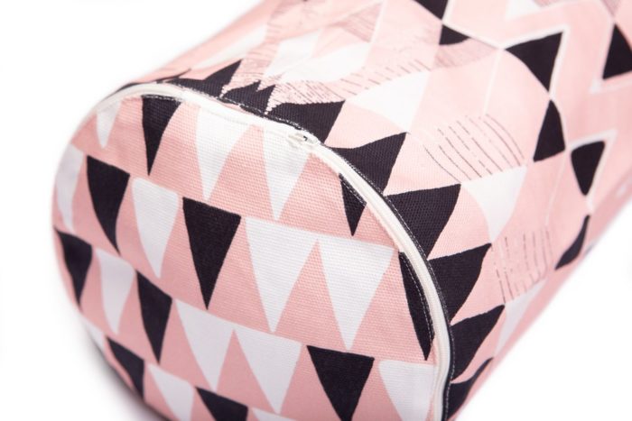 tattaritäytteinen design bolsteri